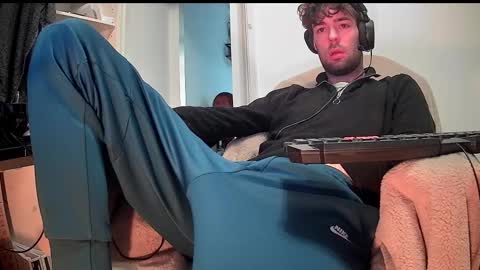 onesieboyx online show from February 2025 09:00:01 AM