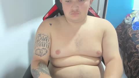 Snapshot of onewhiteboichub chatting on February 2025 04:37:02 PM Andres INDEPENDENT MODEL online show from February 2025 04:37:02 PM