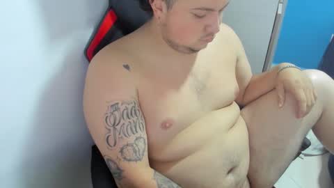 Snapshot of onewhiteboichub chatting on October 2025 01:51:02 PM Andres INDEPENDENT MODEL online show from October 2025 01:51:02 PM