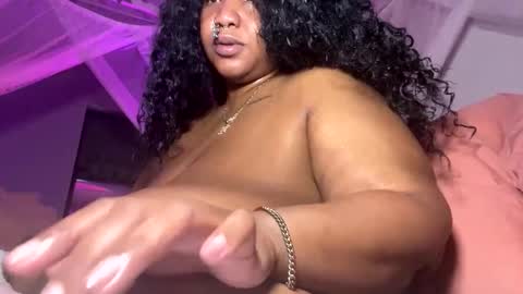 onlineerica online show from November 2025 04:44:02 AM