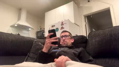 Snapshot of onthecumup69 chatting on February 2025 04:21:01 PM onthecumup69 online show from February 2025 04:21:01 PM
