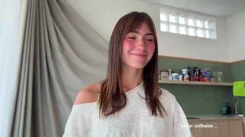 Snapshot of oofbabe__ chatting on June 2026 10:48:02 PM Helen online show from June 2026 10:48:02 PM