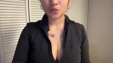 Snapshot of oohhellothere chatting on September 2025 08:14:02 AM Miss Girly online show from September 2025 08:14:02 AM