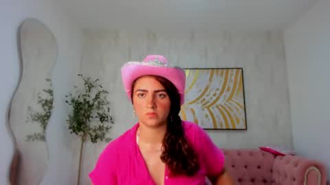 Snapshot of ophelia_jade chatting on June 2026 05:39:02 AM Ofelia Mara online show from June 2026 05:39:02 AM