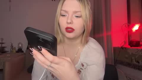 Ophelia online show from January 2026 07:04:02 PM