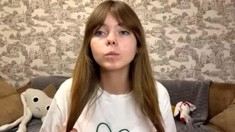 Snapshot of oracorker chatting on September 2025 09:20:02 PM Coraline online show from September 2025 09:20:02 PM