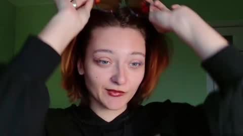 Melani  online show from November 2025 10:25:01 AM