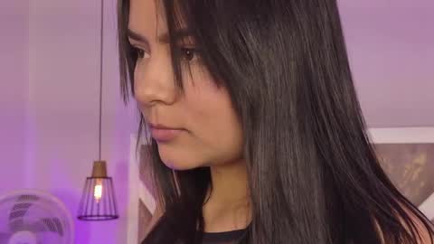 Snapshot of oriana_guzman chatting on May 2026 11:02:01 PM Miss Guzman online show from May 2026 11:02:01 PM