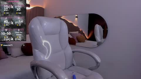 O R I  online show from November 2025 04:46:01 AM