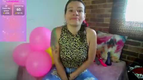 Snapshot of oriana_thomson2 chatting on June 2026 01:09:02 PM Oriana online show from June 2026 01:09:02 PM
