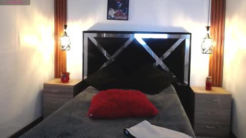 ORIANNA online show from December 2025 04:36:01 PM