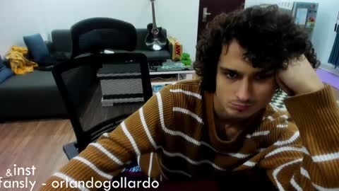 Snapshot of orlando__bloom chatting on January 2025 12:12:02 PM Fansly and Instagram -  online show from January 2025 12:12:02 PM