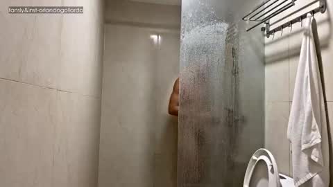 Snapshot of orlando__bloom chatting on October 2025 12:27:01 PM Fansly and Instagram -  online show from October 2025 12:27:01 PM