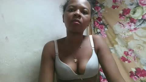 Snapshot of ornellahhh chatting on October 2025 04:29:01 AM ornellahhh online show from October 2025 04:29:01 AM
