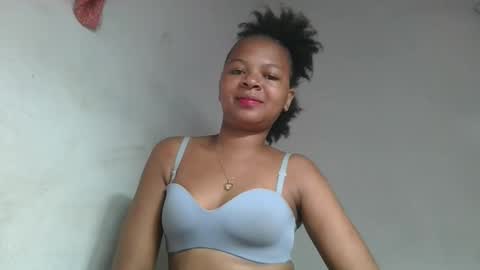 Snapshot of ornellahhh chatting on October 2025 03:42:01 PM ornellahhh online show from October 2025 03:42:01 PM