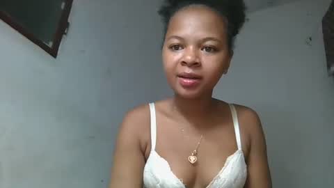 Snapshot of ornellahhh chatting on October 2025 01:37:02 AM ornellahhh online show from October 2025 01:37:02 AM
