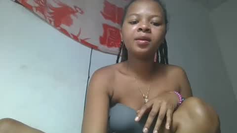 Snapshot of ornellahhh chatting on October 2025 12:33:01 AM ornellahhh online show from October 2025 12:33:01 AM