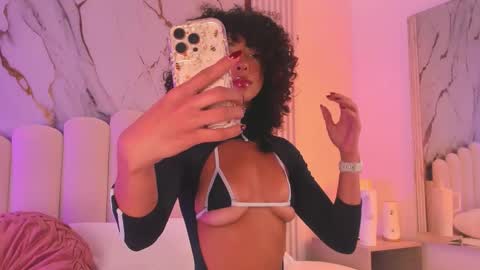 Oshun  online show from November 2025 12:15:02 PM