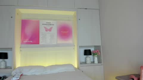 oshun_444 online show from April 2026 12:02:01 PM