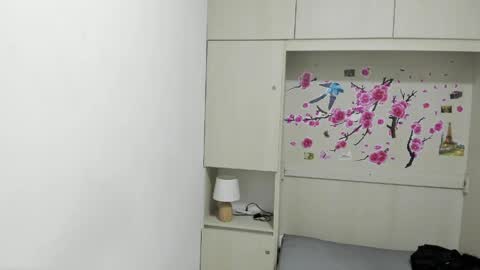 oshun_444 online show from April 2026 12:05:02 PM