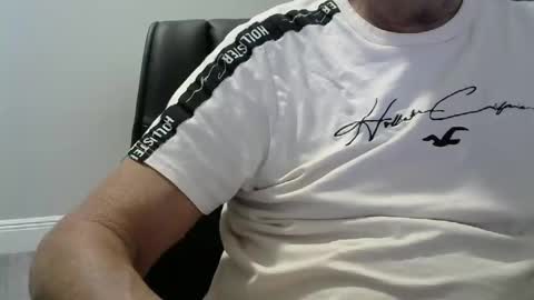 Ossi online show from February 2025 11:13:01 PM