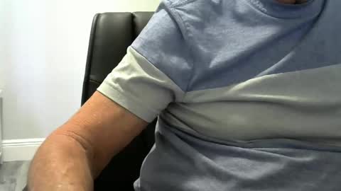 Ossi online show from September 2025 09:15:02 PM