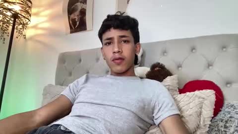 ostin 18hot online show from December 2025 05:15:02 AM