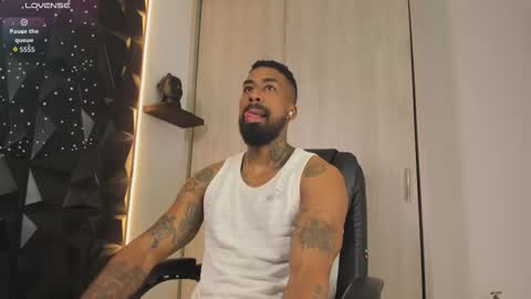 Snapshot of ostin_danielss chatting on February 2026 01:02:02 AM Ostin Daniels online show from February 2026 01:02:02 AM