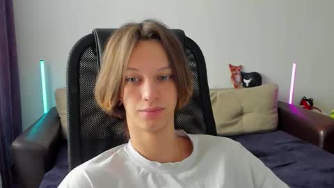 Ostin online show from March 2026 04:18:01 AM