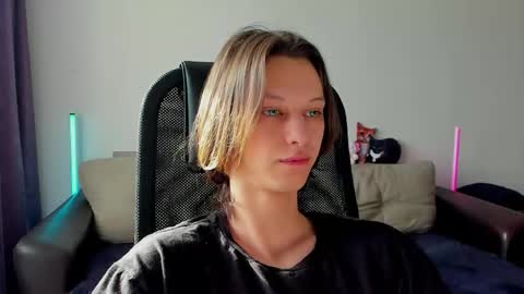 Ostin online show from April 2026 10:43:02 AM