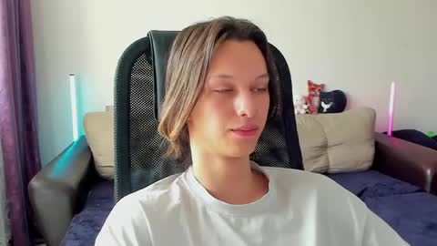 Snapshot of ostin_meoww chatting on April 2026 09:40:01 AM Ostin online show from April 2026 09:40:01 AM