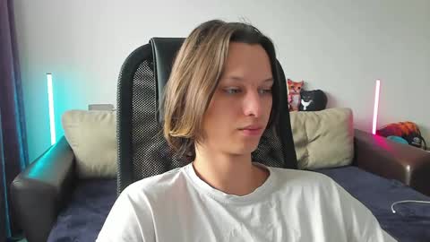 Snapshot of ostin_meoww chatting on May 2026 08:55:02 AM Ostin online show from May 2026 08:55:02 AM