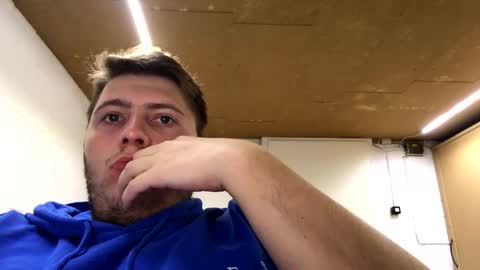 outflayd online show from November 2025 10:37:02 PM