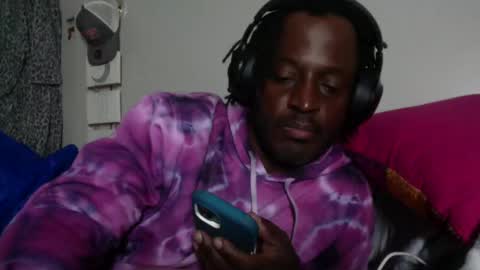 Dude online show from October 2025 06:17:01 AM