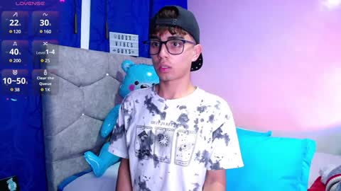 Owen  Independent model  online show from December 2024 12:11:01 AM