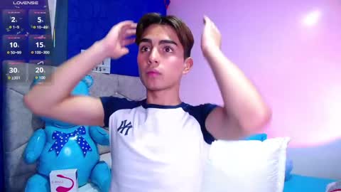 Owen  Independent model  online show from March 2025 04:14:02 PM