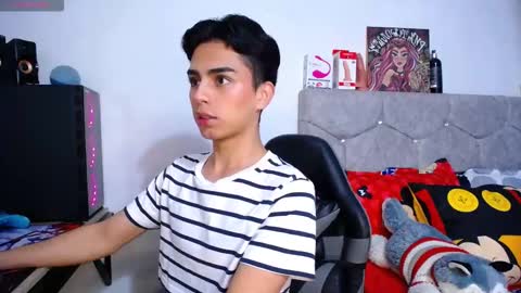 Owen  Independent model  online show from December 2025 06:30:02 AM