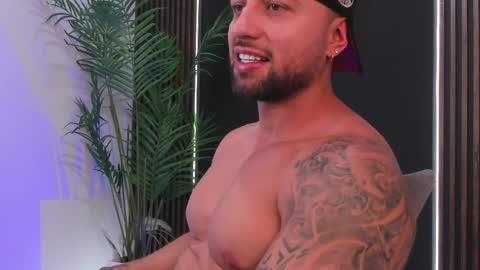 Maximus Owen online show from April 2026 06:10:01 PM