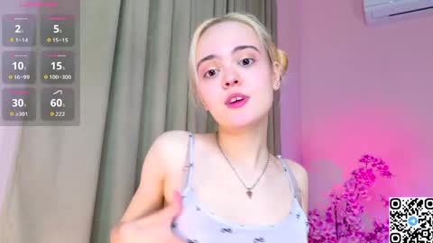 Snapshot of oxcy_live chatting on April 2026 05:12:02 AM Oxcy online show from April 2026 05:12:02 AM