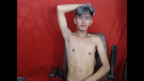p1noytwink_xel online show from May 2026 04:01:02 PM