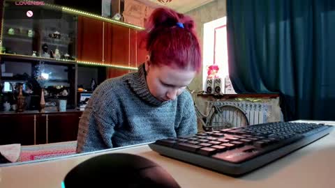 Ella online show from January 2025 12:27:02 PM