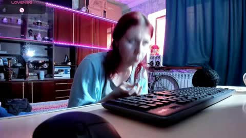 Ella online show from February 2025 01:51:02 PM