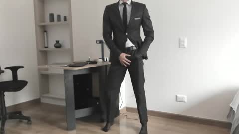 Snapshot of pablo_rincon95 chatting on December 2024 06:28:01 PM pablo rincon95 online show from December 2024 06:28:01 PM