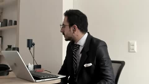 Snapshot of pablo_rincon95 chatting on January 2025 05:45:02 PM pablo rincon95 online show from January 2025 05:45:02 PM