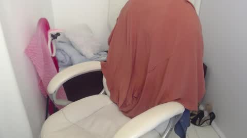 paiper online show from December 2024 11:02:01 PM