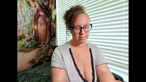 Snapshot of paisleehaze chatting on May 2026 03:09:02 PM Paislee Haze online show from May 2026 03:09:02 PM