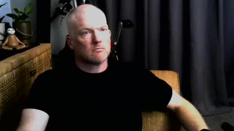 Snapshot of pale_dad_bod chatting on November 2025 02:53:02 AM pale_dad_bod online show from November 2025 02:53:02 AM