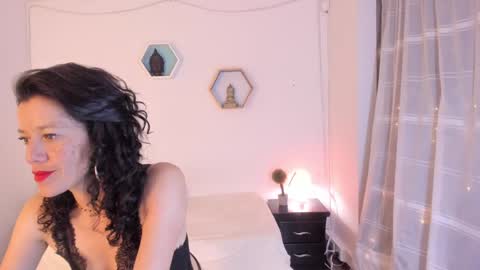 Paloma  online show from February 2025 11:38:02 PM