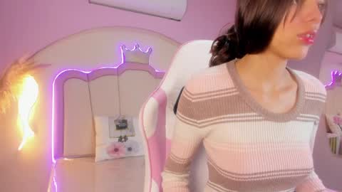 Snapshot of pamela_monroy_ chatting on April 2026 10:49:02 AM Princess Pamela online show from April 2026 10:49:02 AM