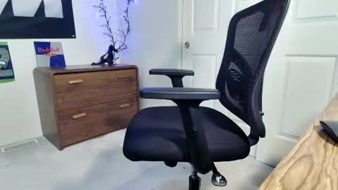 Snapshot of pantyboy2000 chatting on December 2024 12:41:01 AM Dash Riprock online show from December 2024 12:41:01 AM